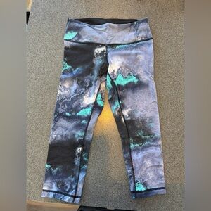 Lululemon Athletica Blue and Black Capris